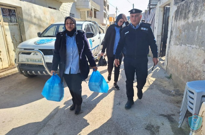 ‏Police Visit Displaced Families from Jenin and Tulkarm Camps, Providing Support and Aid